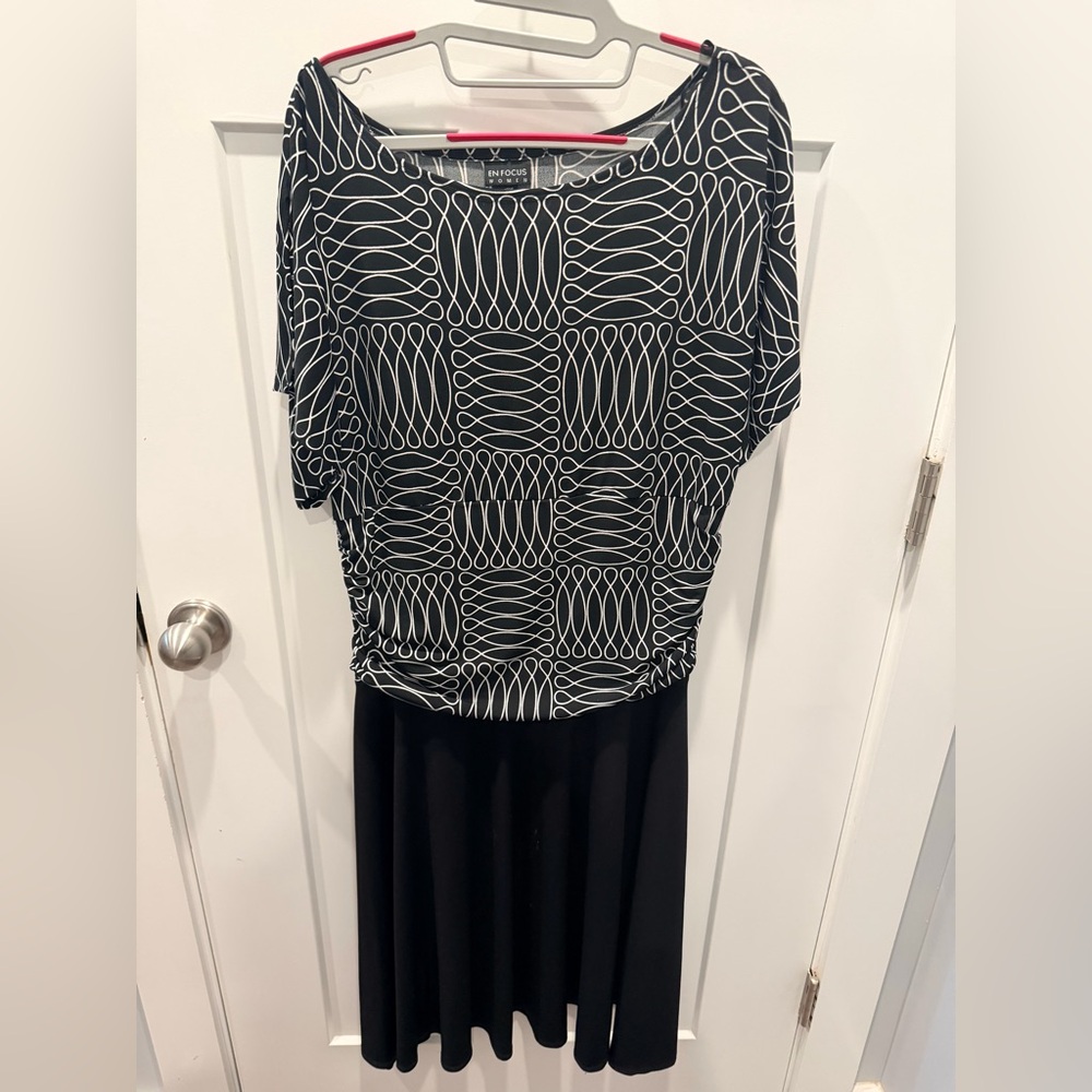En Focus Women 16W Black White Geometric Blouson Midi Dress